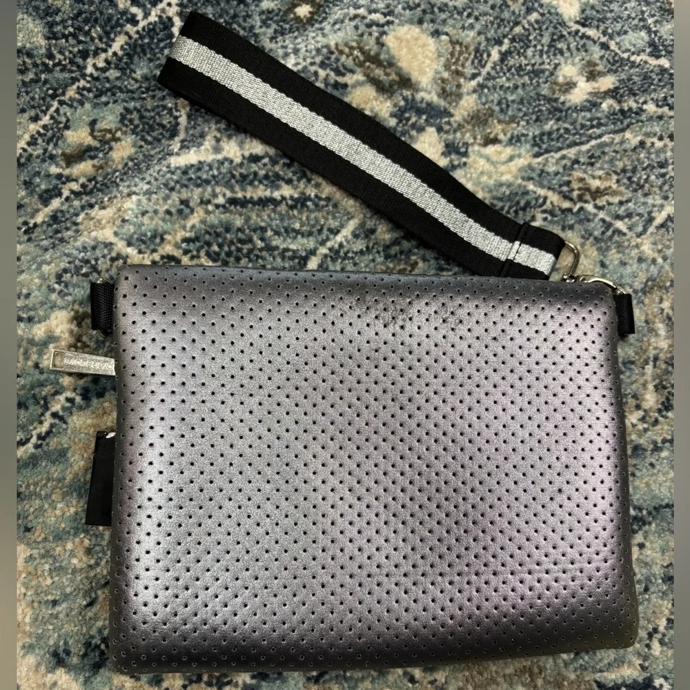 Prenelove silver wristlet